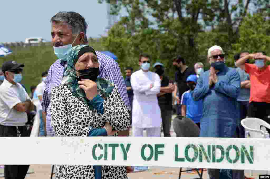 حملے میں ہلاک ہونے والی خاتون مدیحہ بتول کے ماموں علی اسلام نے حاضرین کو بتایا کہ &quot;رنگ و مسلک سے قطع نظر، جذبات کا اظہار، دعائیں، آنسو، ہمارے جاننے والے اور اجنبی افراد کی طرف سے موصول ہونے والے پیغامات، زخموں کو بھرنے کی تلاش کی طرف پہلا قدم ہے۔&quot; 