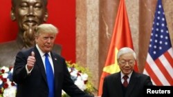 Ông Trọng và ông Trump tại Hà Nội ngày 27 tháng Hai, 2019.