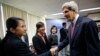 Ngoại trưởng Mỹ John Kerry chúc mừng các sinh viên tốt nghiệp Chương trình Giảng dạy Kinh tế Fulbright (FETP) ở TP.HCM ngày 14/12/2013. Ngoại trưởng Kerry và Bí thư Đinh La Thăng đã chính thức tuyên bố thành lập Đại học Fulbright Việt Nam trong khuôn khổ chuyến thăm Việt Nam của Tổng thống Barack Obama.