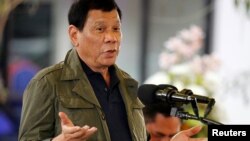 Tổng thống Rodrigo Duterte nói chuyện trong chuyến viếng thăm thành phố Baguio, Philippines, ngày 11/3/2017. 