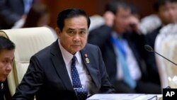 Thủ tướng Prayuth Chan-ocha hứa sẽ có những thay đổi quan trọng làm tốt hơn trong năm 2015, nhưng cảnh báo rằng cải cách và lộ đồ hướng tới dân chủ sẽ phải cần đến thời giờ.