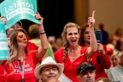 Başkan Trump'ın Latin kökenli seçmen tabanını canlandırmak için miting düzenlediği eyaletlerin başında Arizona geliyordu.