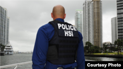 Nhân viên của Cơ quan Thực thi Di trú và Hải quan Hoa Kỳ-ICE. Photo: U.S. Immigration and Customs Enforcement 