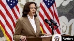 Phó Tổng thống Hoa Kỳ Kamala Harris phát biểu về cuộc xung đột đang diễn ra giữa Israel và Hamas, trong cuộc họp báo được tổ chức bên lề Hội nghị về Biến đổi Khí hậu của Liên Hợp Quốc COP28 tại Dubai, Liên hiệp Các Tiểu vương quốc Ả-rập, ngày 2 tháng 12 năm 2023.