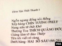 Một đoạn thơ của Phan Nhật Nam trong Đêm Tận Thất Thanh(1997); phải: mấy dòng di bút dặn dò người quản lý chung cư Flower Park Plaza, # 812 là số phòng của Phan Nhật Nam. Cũng Chung cư này, trên lầu 10 là nơi nhà thơ Nguyễn Chí Thiện sống những ngày tháng cuối đời. [tư liệu Ngô Thế Vinh]