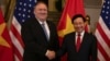 Phó Thủ tướng-Bộ trưởng Ngoại giao Phạm Bình Minh (phải) tiếp Ngoại trưởng Mỹ Mike Pompeo tại Hà Nội vào ngày 26/2/2019.