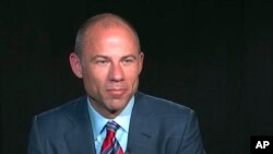 Luật sư Michael Avenatti, đại diện cho phụ nữ thứ ba tố cáo thẩm phán Brett Kavanaugh, ứng viên được đề cử vào Tối cao Pháp viện Mỹ. Ông Avenatti còn là luật sự của diễn viên phim người lớn Stormy Daniels. Ảnh chụp tại New York, ngày 21/3/2018. (AP Photo/Joe Frederick)