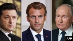 Ảnh phối hợp ngày 4/2/2022: Tổng thống Ukraine Volodymyr Zelensky (trái), Tổng thống Pháp Emmanuel Macron (giữa) và Tổng thống Nga Vladimir Putin (phải).