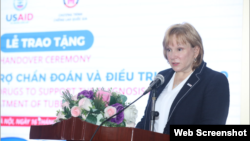 Giám đốc USAID Việt Nam Ann Marie Yastishock phát biểu lại lễ trao tặng thiết bị cho phía Việt Nam ngày 16/2/2022. Ảnh: Chương trình Chống lao Quốc gia Việt Nam via USAID.