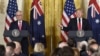 Thủ tướng Úc Malcolm Turnbull (trái) và Tổng Thống Mỹ Donald Trump tại một cuộc họp báo chung ở Tòa Bạch Ốc, Washington, ngày 23/2/2018. AFP PHOTO / SAUL LOEB