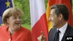 Thủ tướng Ðức Merkel và Tổng thống Pháp Sarkozy đều nói vấn đề phát hành trái phiếu 'Eurobond' sẽ không có trong nghị trình thảo luận